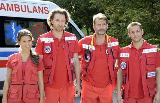 2,1 mln osób ogląda serial „Na sygnale”. Dwójka liderem rynku