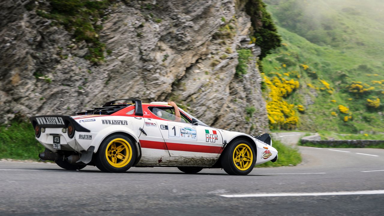 Lancia Stratos goniąca w Marathon des Pyrenees