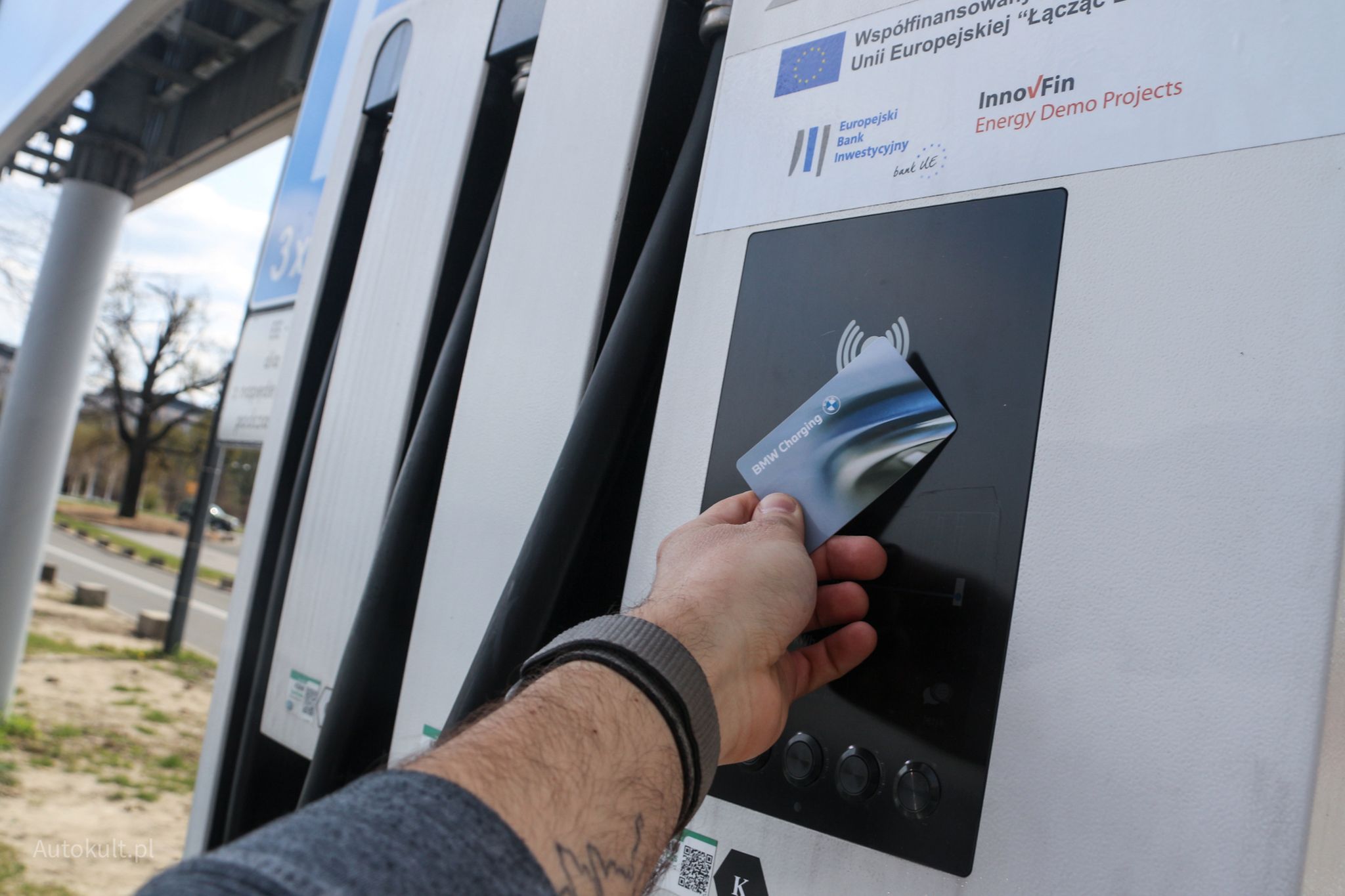 Karta BMW Charging obsługuje blisko 350 tys. punktów ładowania. Garstka z nich znajduje się w Polsce