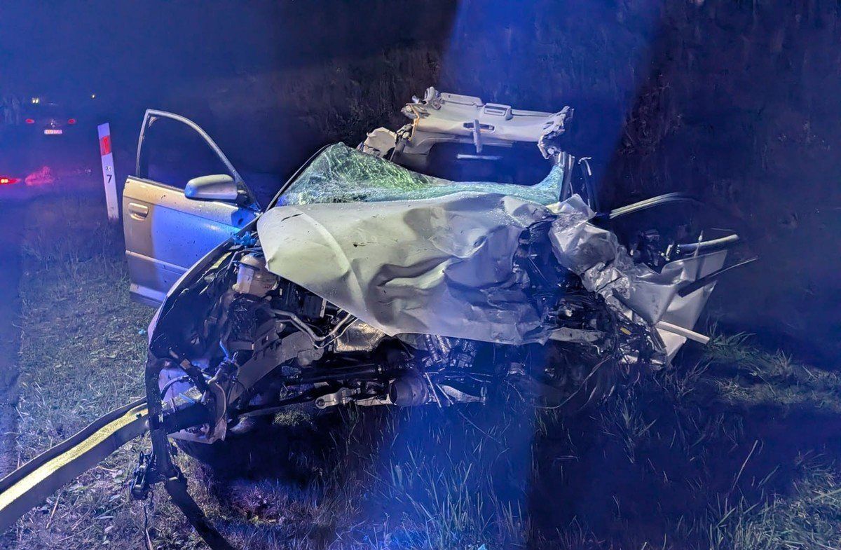 Tragiczny wypadek na DK16 pod Olsztynem. Z samochodów zostały tylko wraki. Obaj kierowcy nie żyją