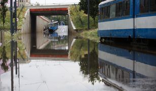 Burza nad Krakowem. Zalane ulice i zepsuta sygnalizacja świetlna