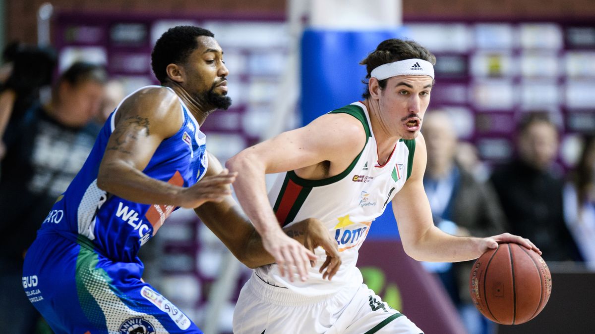 Newspix / Rafał Oleksiewicz / PressFocus / Na zdjęciu: Omar Prewitt (z piłką)