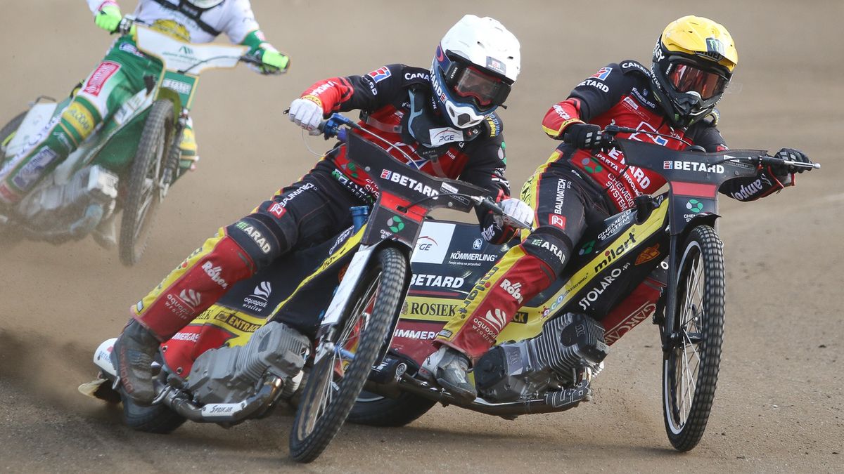 Bartłomiej Kowalski (z lewej) i Tai Woffinden