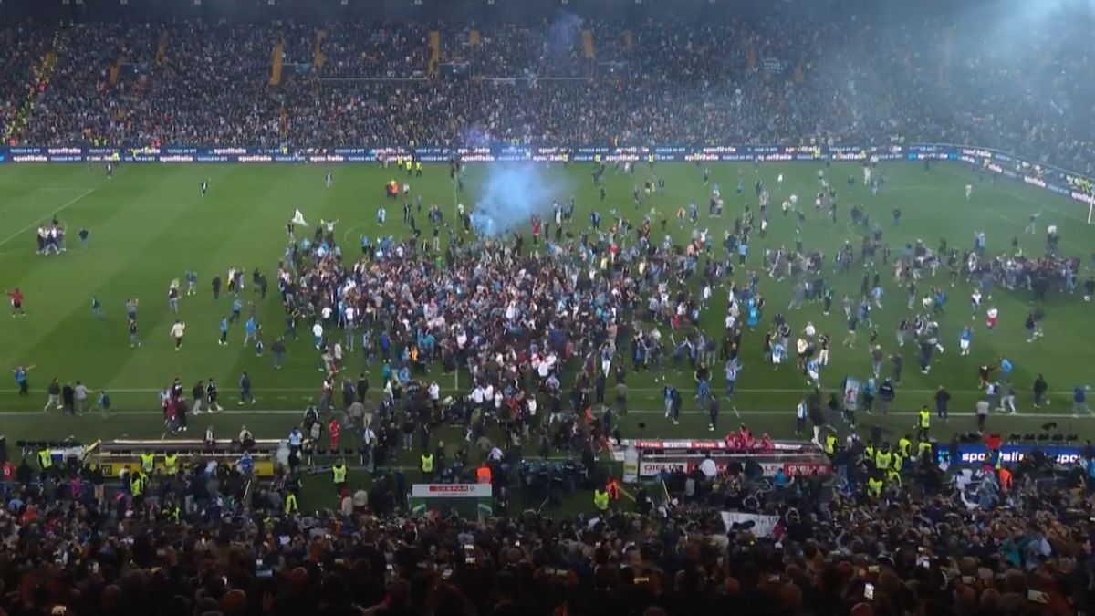 Zdjęcie okładkowe artykułu: Twitter / Eleven Sports / Po końcowym gwizdku zapanowało szaleństwo na stadionie Udinese