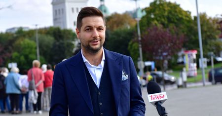 Europoseł Patryk Jaki ogłasza radosną nowinę. Pod wpisem posypały się gratulacje