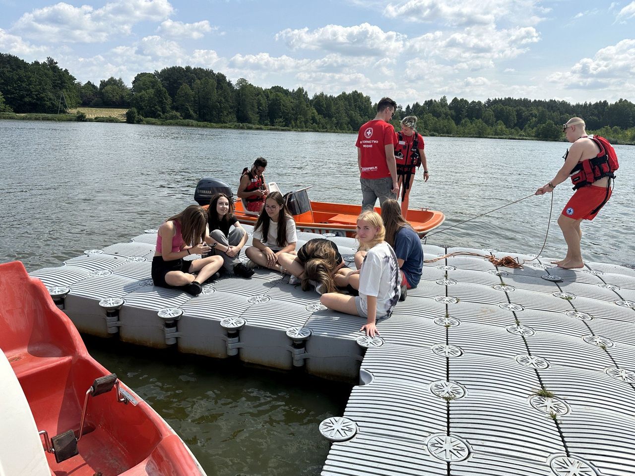 Pokazy Bezpieczna Kąpiel nad Stawem Górnym w Pionkach. Było wiele atrakcji.