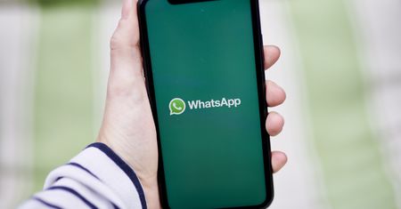 WhatsApp przygotowuje etykiety AI dla postów na kanałach
