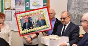 Nietypowy prezent na Dzień Kobiet. Dostały tort z podobizną wójta i jego zastępcy