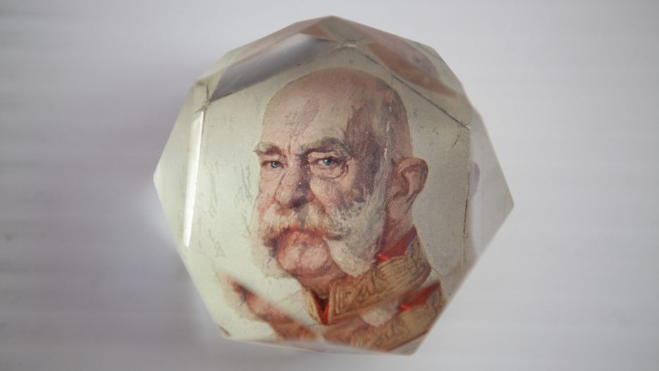 Ceramika propagandowa z czasów Austro-Węgier największe znaczenie zyskała w okresie I wojny światowej (1914-1918).