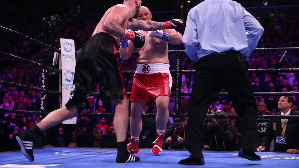 Zdjęcie okładkowe artykułu: Getty Images /  Michael Owens / Na zdjęciu: Adam Kownacki w walce z Robertem Heleniusem