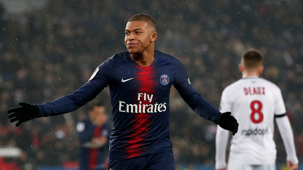 PAP/EPA / IAN LANGSDON / Na zdjęciu: Kylian Mbappe