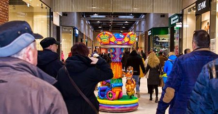 Przedświąteczny szał zakupów. Hipermarkety, galerie przeżywają prawdziwe oblężenie