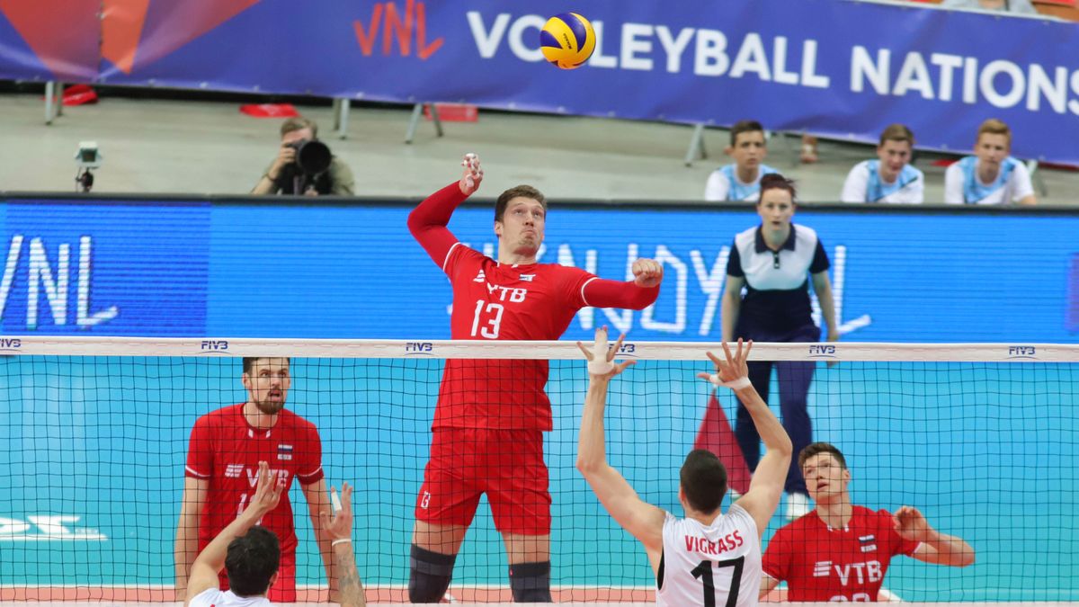 WP SportoweFakty / Tomasz Kudala / Na zdjęciu: Dmitrij Muserski w ataku