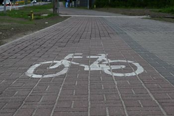 Pleszew: Inwestycje w nowe drogi rowerowe, interaktywne przejścia dla pieszych i wiaty przystankowe
