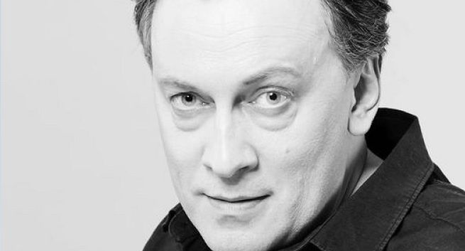 Nie żyje aktor z „Na dobre i na złe” i „Ojca Mateusza”. Zmarł w drodze na plan