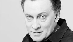 Nie żyje aktor z „Na dobre i na złe” i „Ojca Mateusza”. Zmarł w drodze na plan