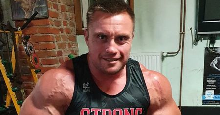 Krzysztof Radzikowski uwiecznił czułości z partnerką. Piękność to mało powiedziane