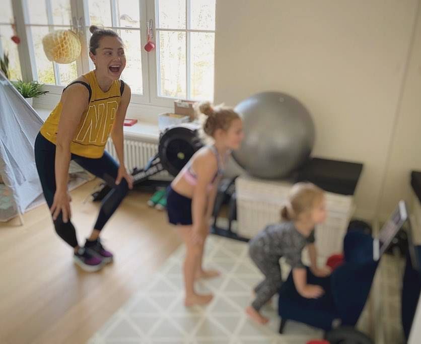 Małgorzata Socha ćwiczy z córkami
