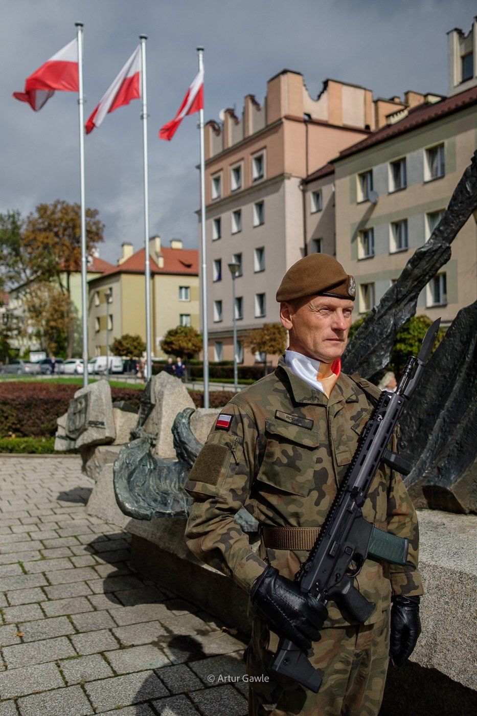 Obchody 86. rocznicy sowieckiej napaści na Polskę przy Pomniku Ofiar Stalinizmu