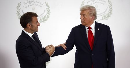 Trump natychmiast się zachwycił. Ujawnili nagranie z Macronem