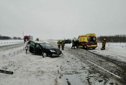 Zderzenie pojazdów na obwodnicy Lublina. Jezdnia jest całkowicie zablokowana