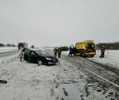 Zderzenie pojazdów na obwodnicy Lublina. Jezdnia jest całkowicie zablokowana