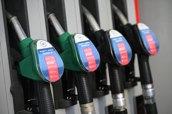 Tankowanie przy autostradzie. Dlaczego jest droższe niż gdzie indziej?