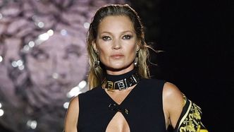 Zmysłowa Kate Moss pozuje TOPLESS z papierosem w dłoni i kieliszkiem martini (FOTO)