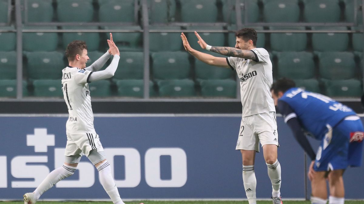 PAP / Leszek Szymański / Na zdjęciu: Kacper Skibicki i Paweł Wszołek