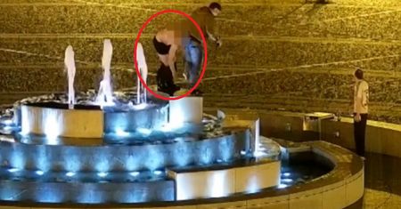 Gniezno. Mężczyzna wpadł nie tylko do fontanny, ale i w ręce policji