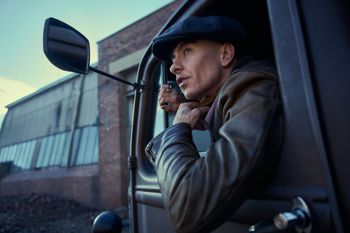 "Peaky Blinders" powracają. Jest już zwiastun filmu