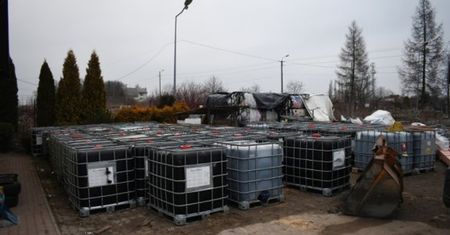 Mazowieckie. Toksyczny kwas pod Garwolinem. "Substancja przedostała się do gleby"