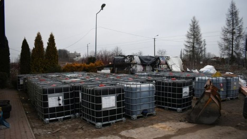 Mazowieckie. Toksyczny kwas pod Garwolinem. "Substancja przedostała się do gleby"