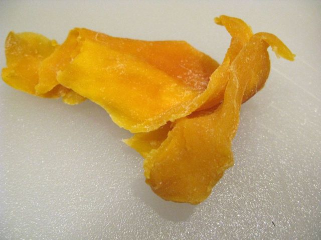 Suszone mango z dodatkiem cukru