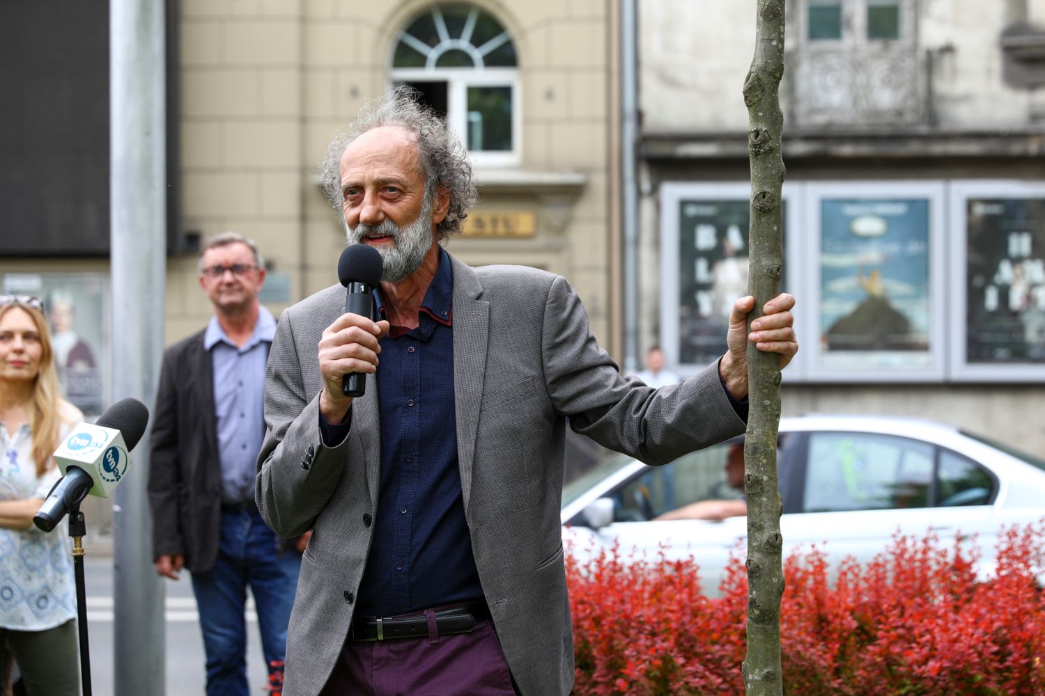 Dariusz Gnatowski upamiętniony drzewkiem z okazji 60. urodzin