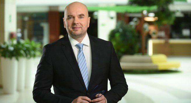 Reporter „Faktów” zniknął z anteny. Związany jest z TVN od 1997 roku