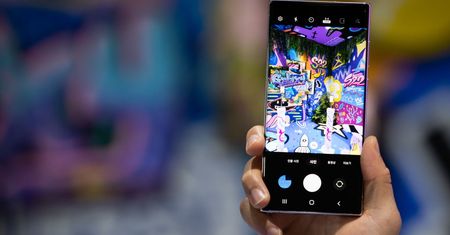 Dwa ekrany i przezroczysty wyświetlacz? Samsung ma na to patent
