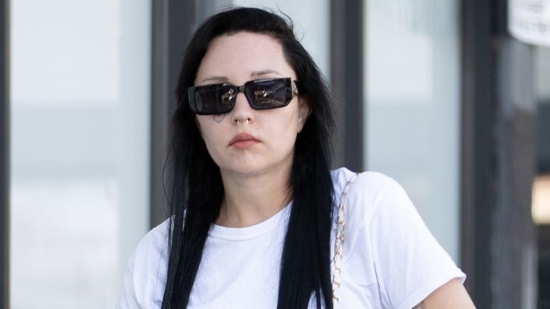 Amanda Bynes spaceruje ulicami Los Angeles po opuszczeniu szpitala psychiatrycznego