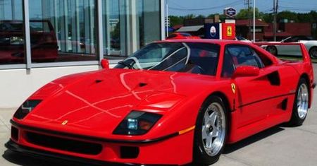 Od zera do kolekcjonera - trzy legendarne Ferrari wystawione na sprzedaż