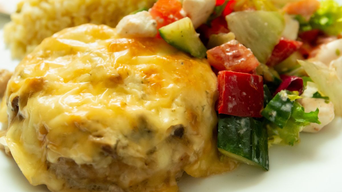 Kotlety wawelskie dobrze odnajdą się na niedzielny stole 