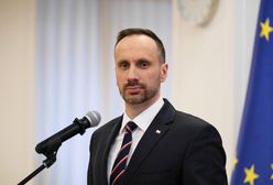 Poseł Janusz Kowalski w ogniu krytyki. Prof. Simon: współczuję partii, która ma takiego polityka