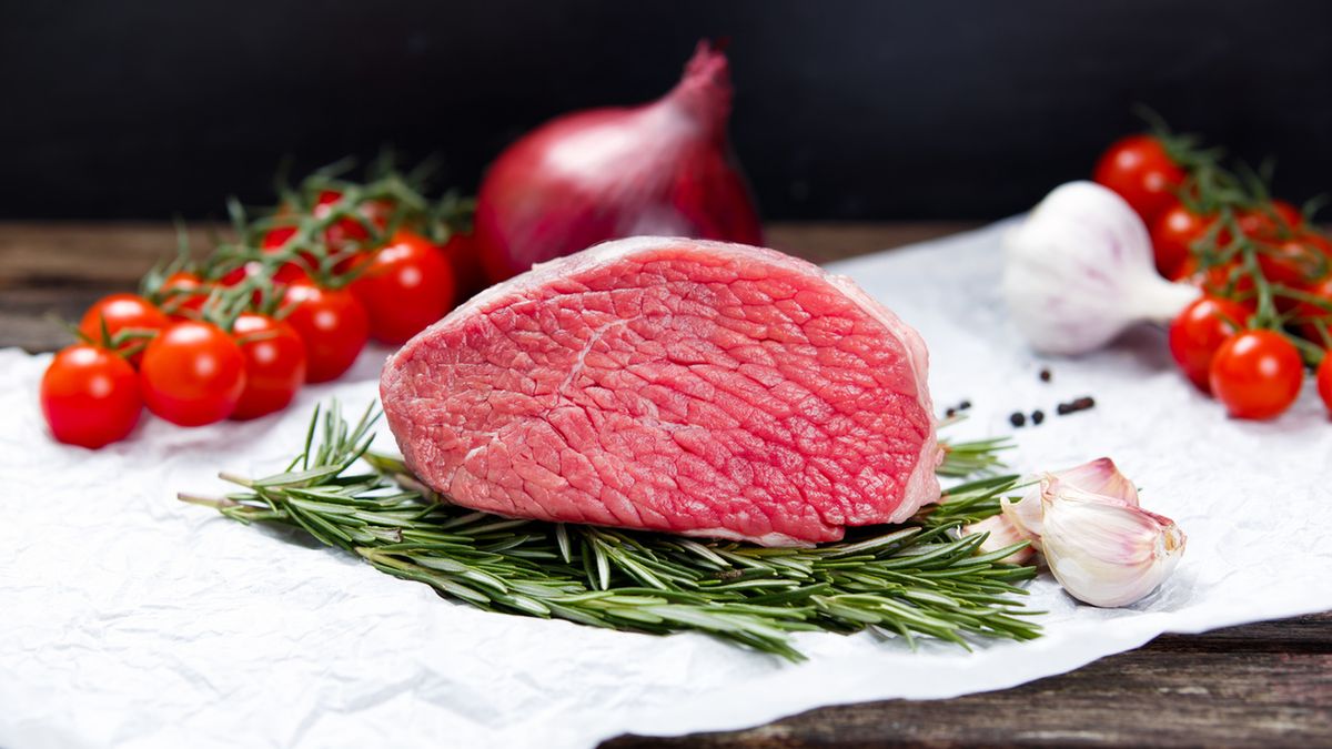 Ligawa wołowa to chude mięso z krzyżowej części kręgosłupa.