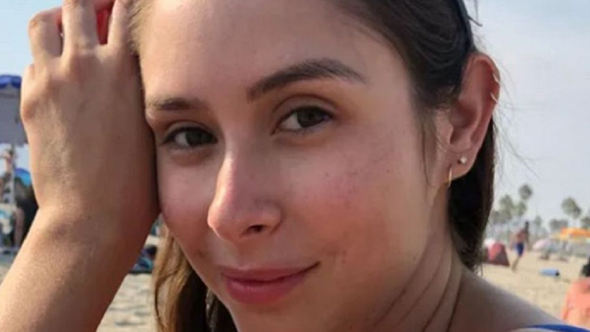 Hilda zmarła po przedawkowaniu heroiny.