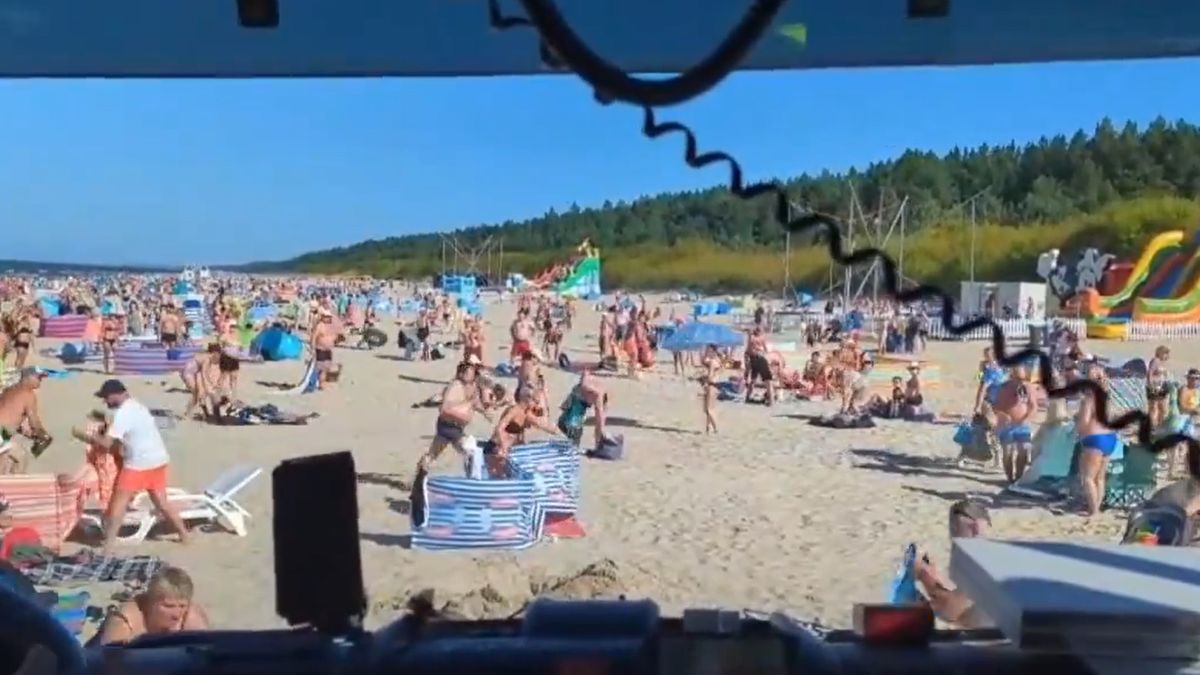 Nagranie z plaży. Straż pożarna miała problem z przejazdem