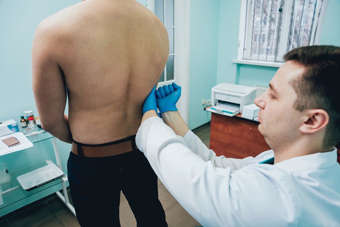 Zanik mięśni (dystrofia mięśniowa) - rodzaje, przyczyny, objawy i leczenie