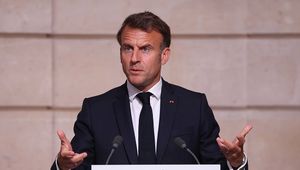 Stanowcze słowa Macrona. "To kwestia równości kobiet i mężczyzn"