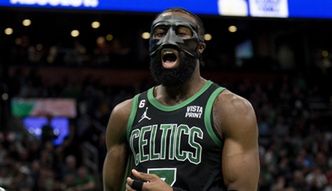 Brown dał popis - 41 punktów lidera Celtics. Sochan poza grą