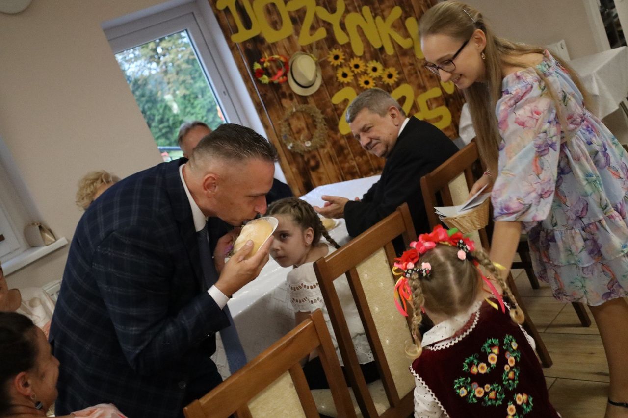 Dożynki wiejskie w Różopolu. Mieszkańcy podziękowali za zebrane plony