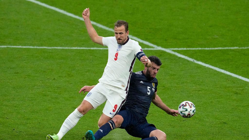 Harry Kane (z lewej)