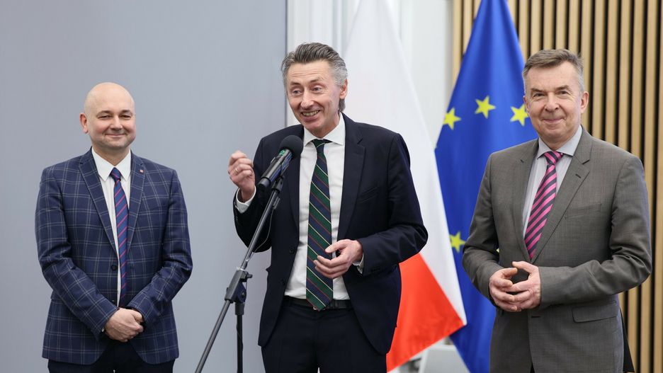 Maciej Gdula (w środku) i Dariusz Wieczorek (po prawej) z Lewicy